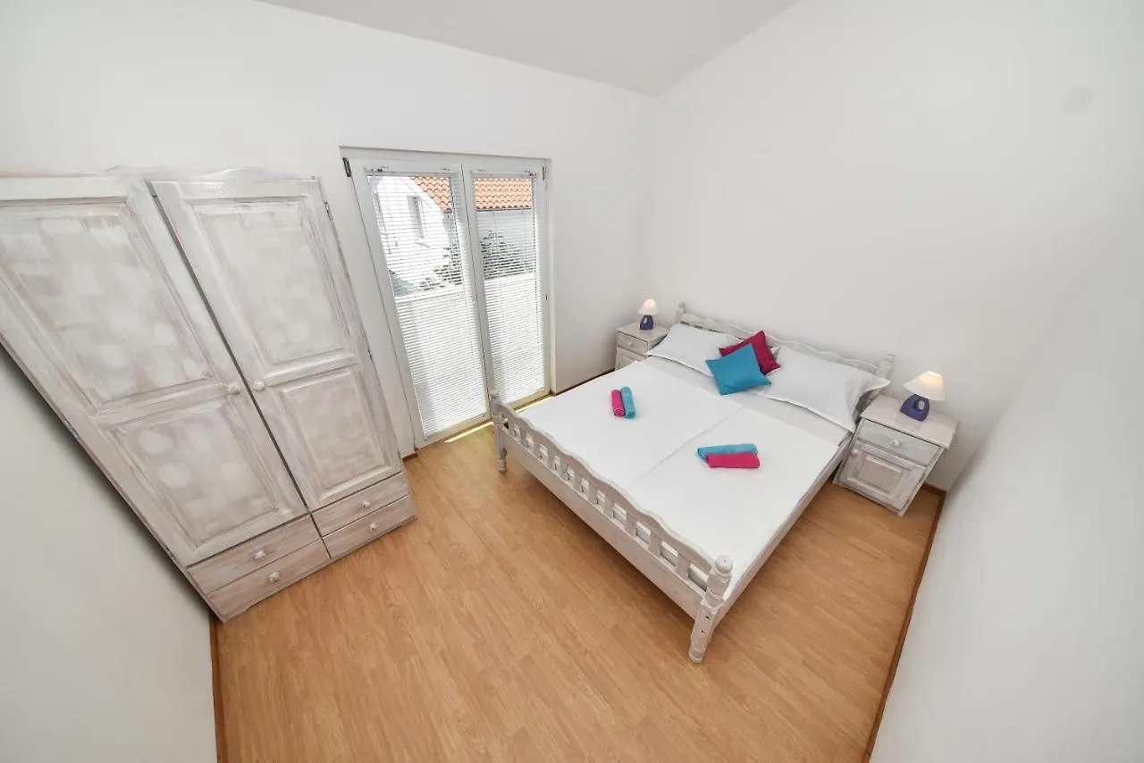 Holiday home Apartments Krepo Vir